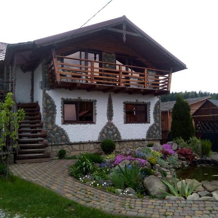 Апартаменти "У Кузьмича" 1 Mykulytjyn Exteriör bild